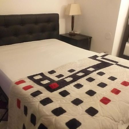 Simple Colocation Rooms Garges-lès-Gonesse Exteriör bild