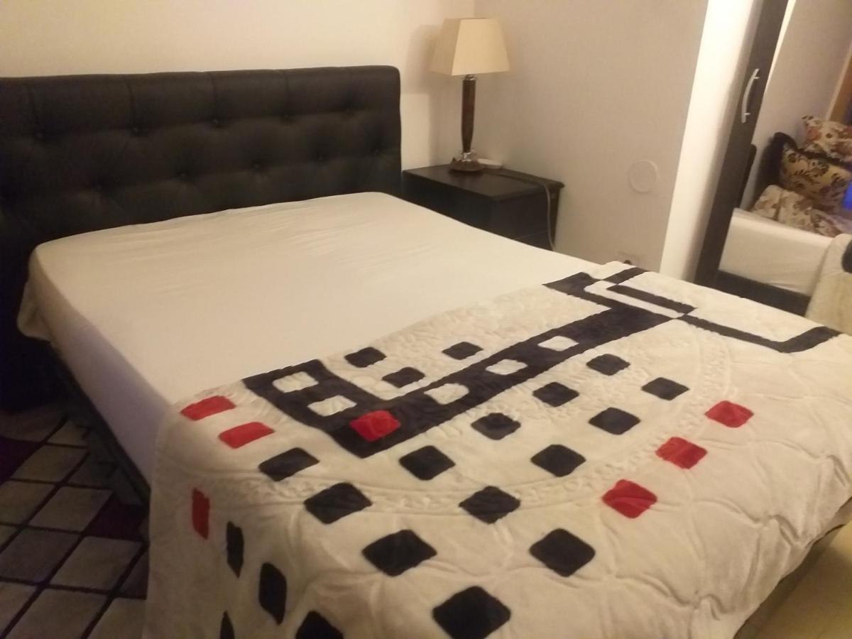 Simple Colocation Rooms Garges-lès-Gonesse Exteriör bild